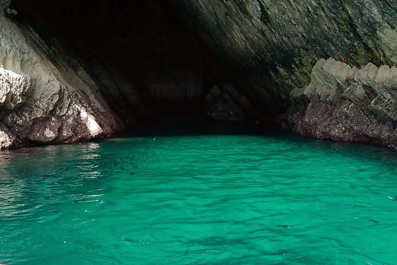 Cueva en el Cabo Espichel