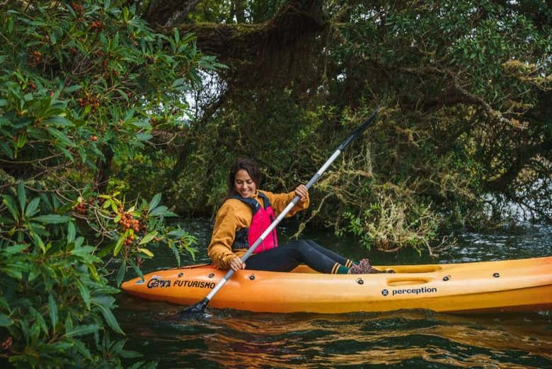 Disfrutando del alquiler de kayak