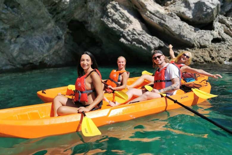 Diversión durante la ruta en kayak