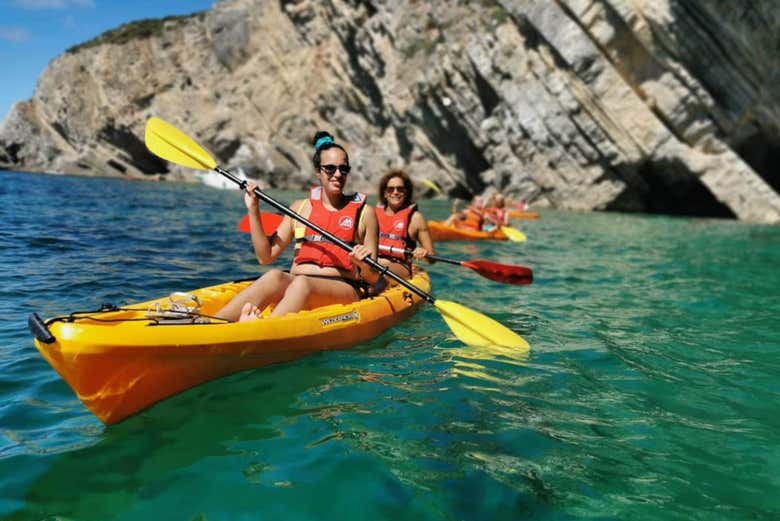 Remando por la costa de Arrábida