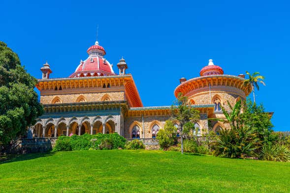 Entrada al Palacio de Monserrate