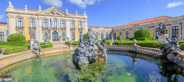 Ingresso do Palácio Nacional de Queluz e seus jardins