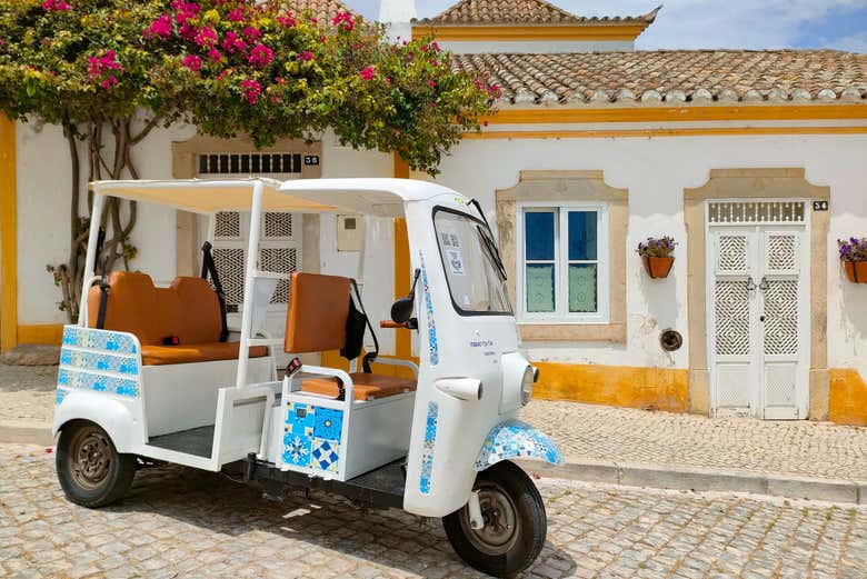 Tuk tuk prêt pour la route