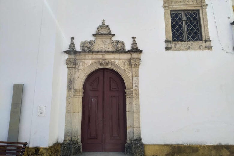 Puerta renacentista del Convento de Santa Iria