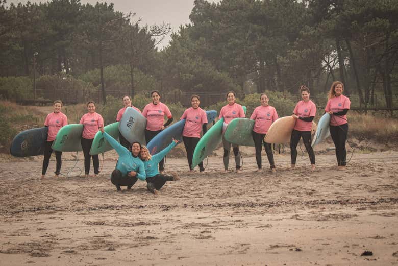 ¡Momento foto durante el curso de surf en Viana do Castelo!