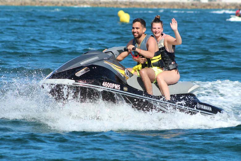Desfrutando do jet ski