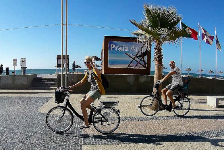 Pédalez à praia Azul