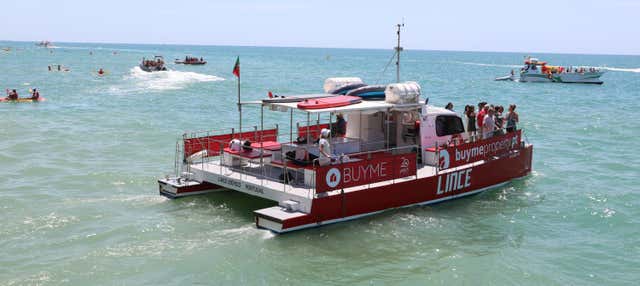 Paseo en catamarán por las cuevas de Benagil