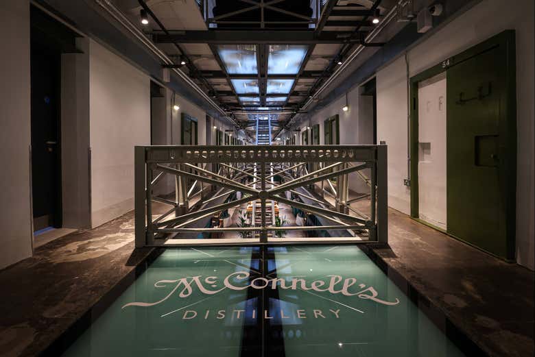 Pasillos de la destilería