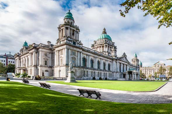 Tour privado por Belfast con guía en español