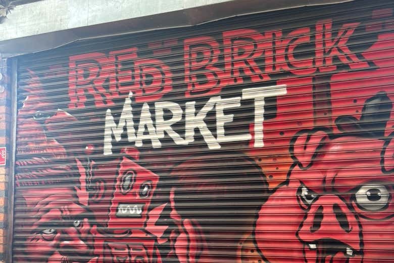 Un mural en Red Brick Market