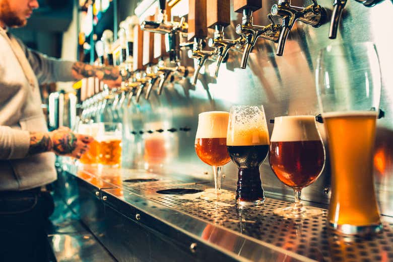 Preparando distintas cervezas en Brsitol