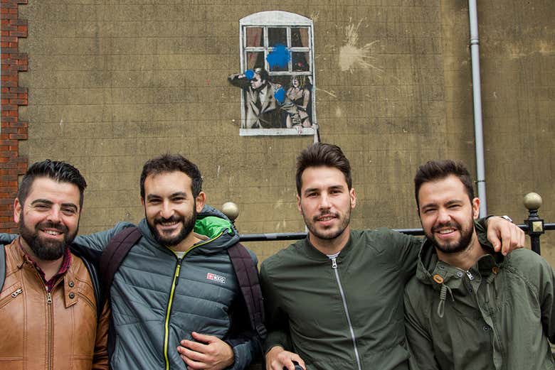 Frente a El hombre desnudo