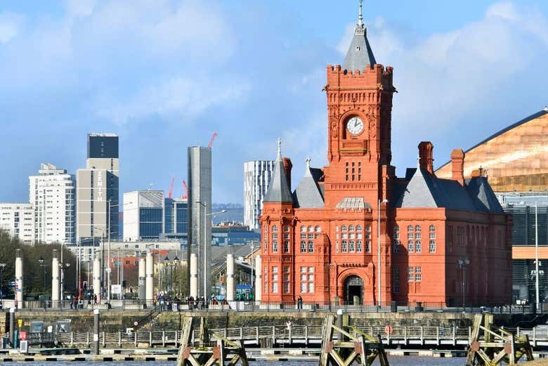 El edificio Pierhead, en la bahía de Cardiff