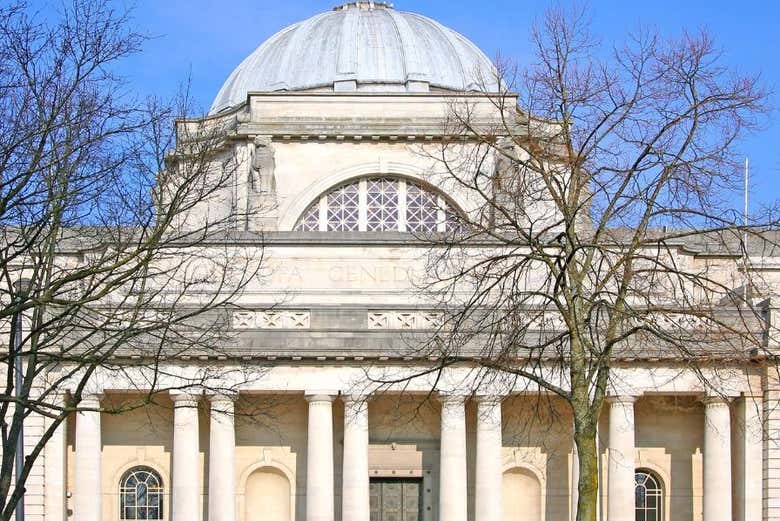 Fachada del Museo nacional de Cardiff