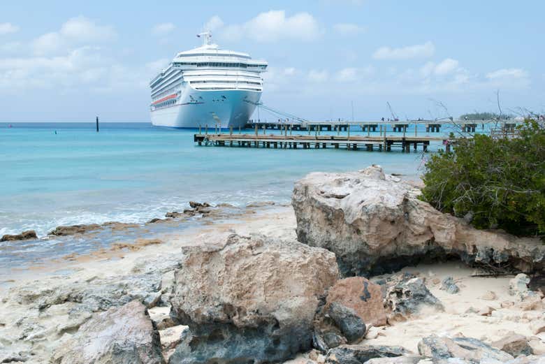 Crucero en el puerto de Grand Turk