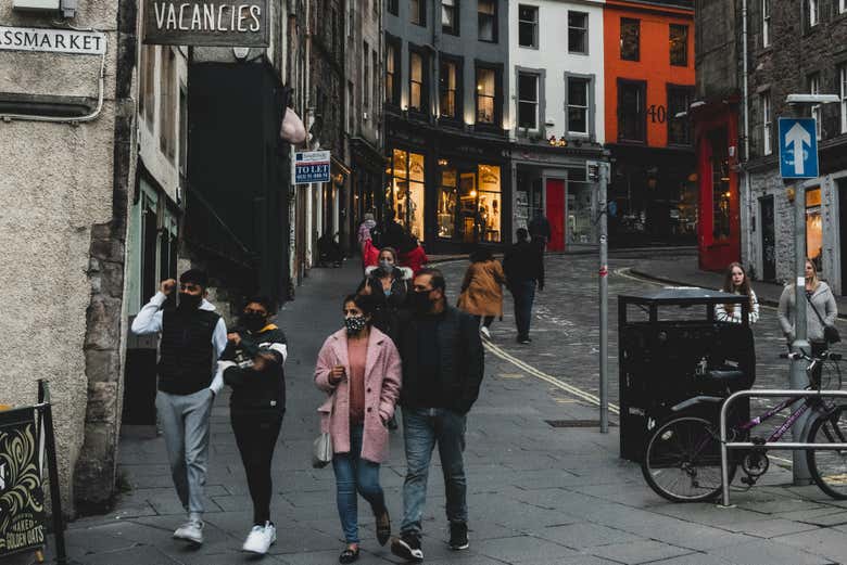 Esplorate le strette e tortuose strade di Edimburgo