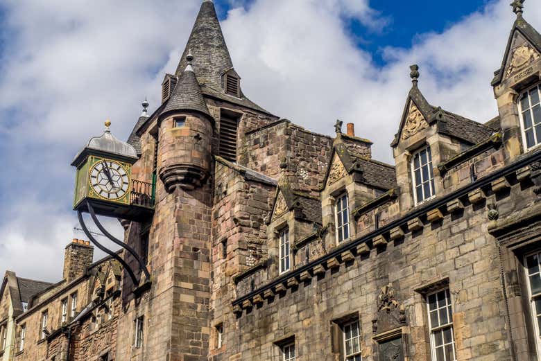 Feel like you're really in the show!