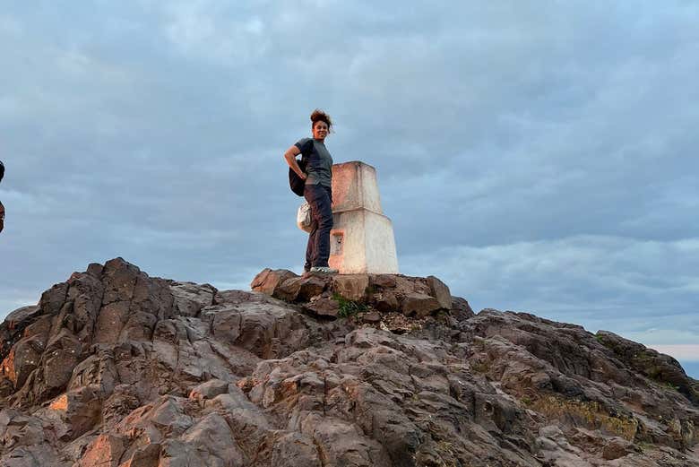 Llegando a la cima de Arthur's Seat