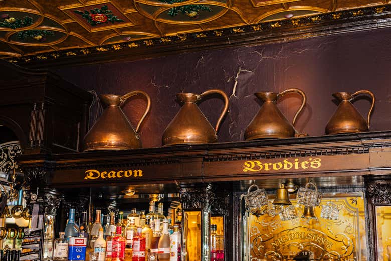Detalles del interior del pub Deacon Brodies