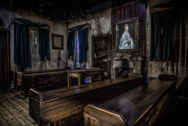 Uma das salas mal-assombradas no The Edinburgh Dungeon