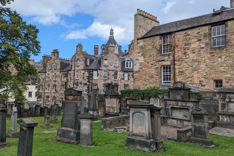 Visit Greyfriars Kirkyard