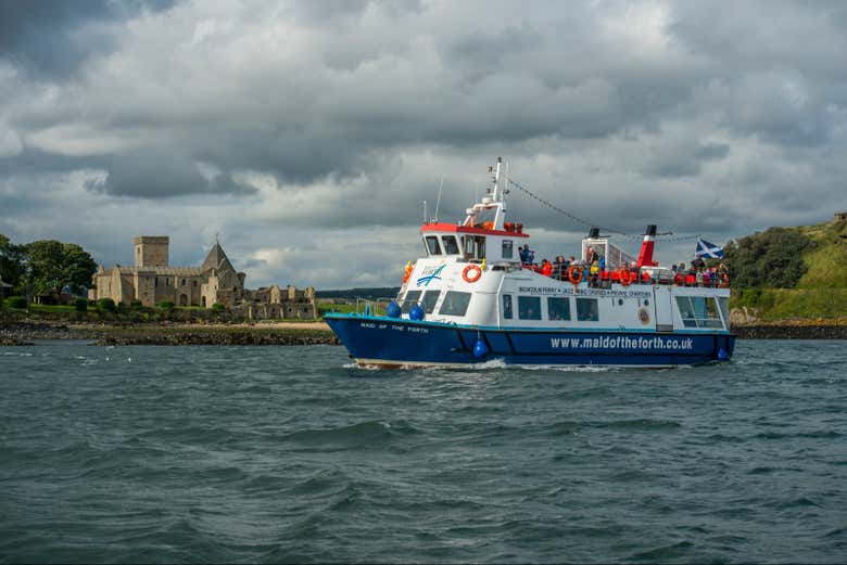 Llegando a la isla Inchcolm