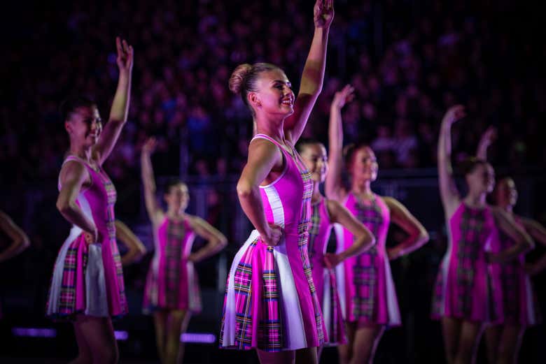 Bailarinas del Royal Edinburgh Military Tattoo