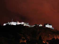 Castillo de Edimburgo al anochecer