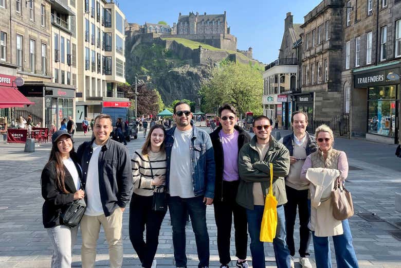 Degustación de una variedad de whiskies en Edimburgo