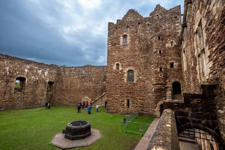 Visit the stunning Doune Castle