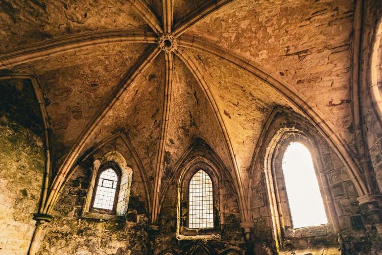 La impresionante cúpula octogonal de la abadía de Inchcolm, un d