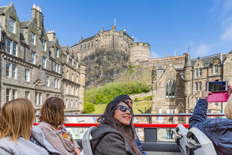 Pasando bajo el Castillo de Edimburgo