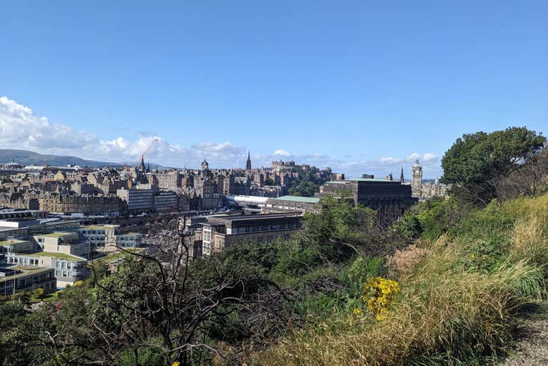 Vue panoramique sur Édimbourg