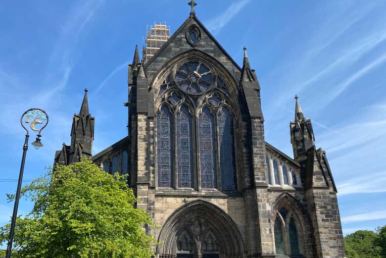 Façade de la cathédrale Saint-Mungo de Glasgow