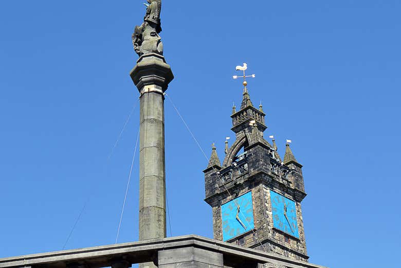 Mercat Cross