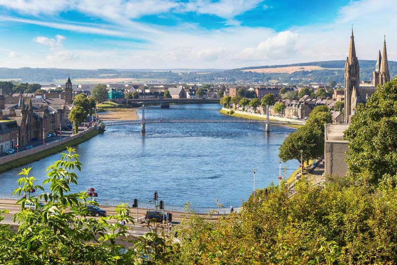 Panorámica del río Ness a su paso por Inverness