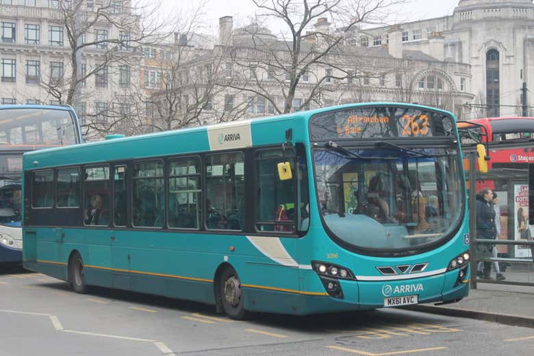 Ônibus que conecta Liverpool ao aeroporto