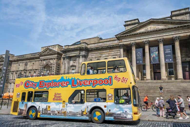 El autobús pasará ante los principales monumentos de Liverpool