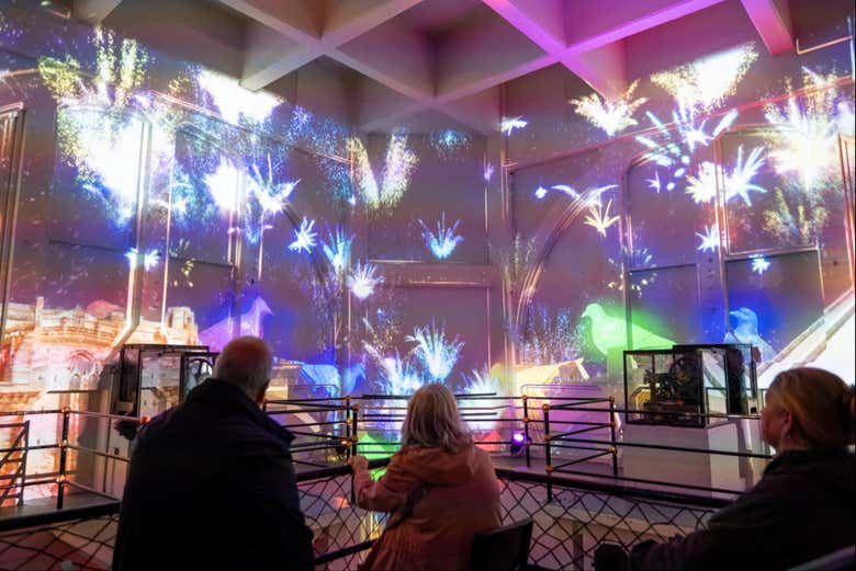 Disfrute de una experiencia audiovisual inmersiva de 270 grados
