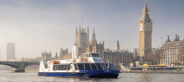 Barco turístico de Londres