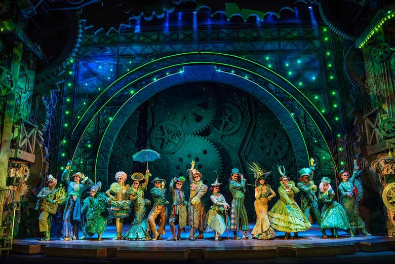 Elenco del musical Wicked en el escenario