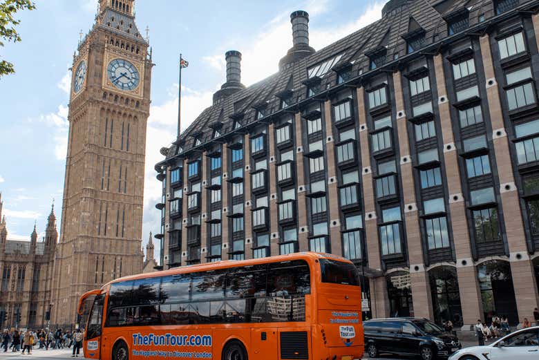El autobús pasando junto al Big Ben