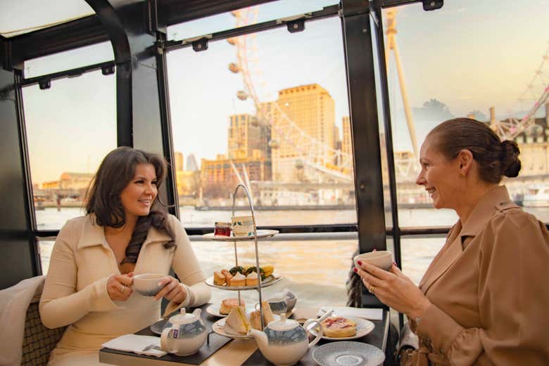 See London's sights as you sip