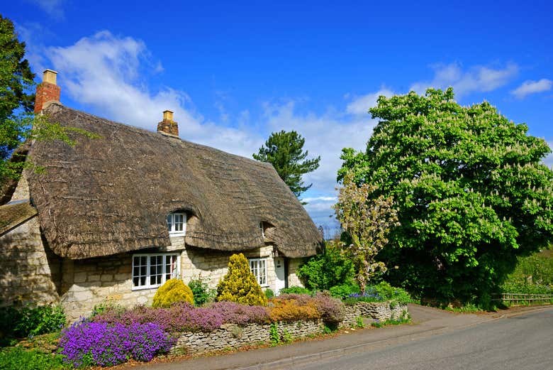 See charming cottages in The Cotswolds