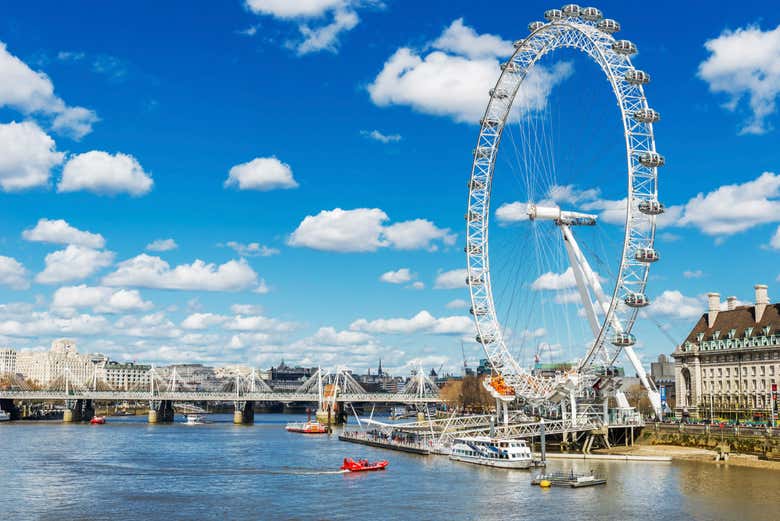 Vista panorâmica do rio Tâmisa e da London Eye