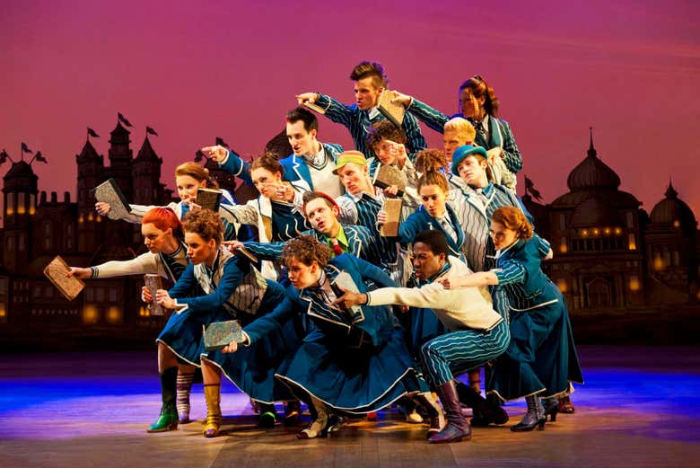 El elenco de Wicked dando vida a la magia de Oz