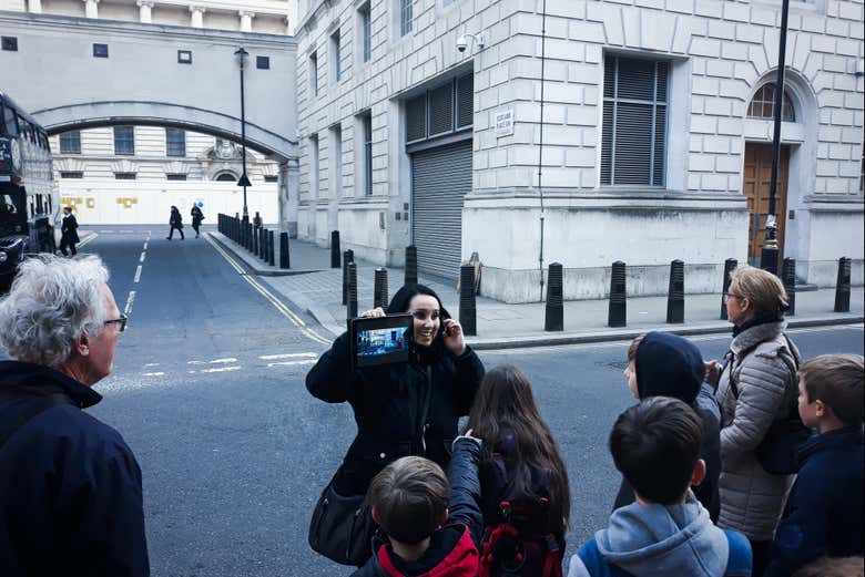 Découvrez l'entrée du Ministère de la Magie