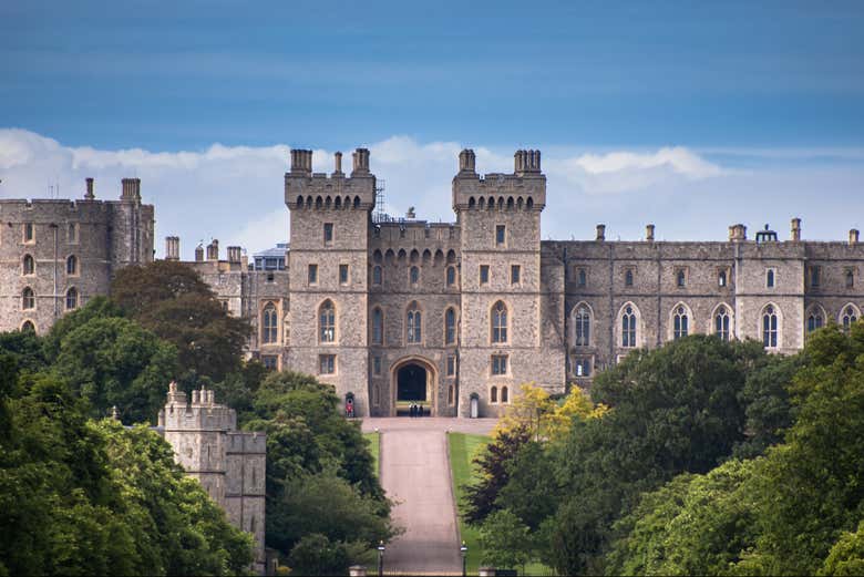 La majestuosa entrada principal del Castillo de Windsor
