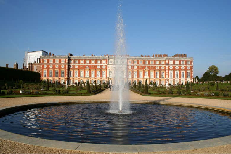 Découvrez l'histoire du château de Hampton Court